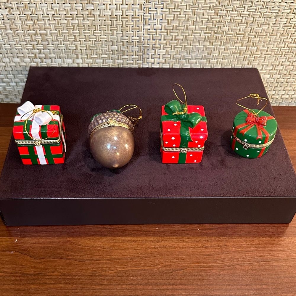 🎄🌟HP🌟 Lot of 4 Christmas Porcelain Surprise Tree Ornament Box (Limoges Style)